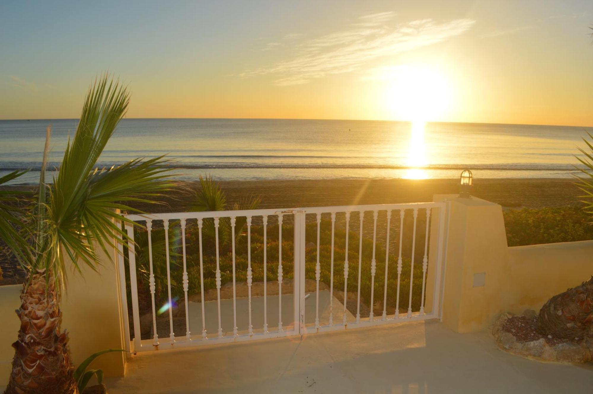 Maravilloso Apartamento Amanecer Cabo A Pie De Playa Y Mar En Chalet Roquetes Alicante Exteriör bild